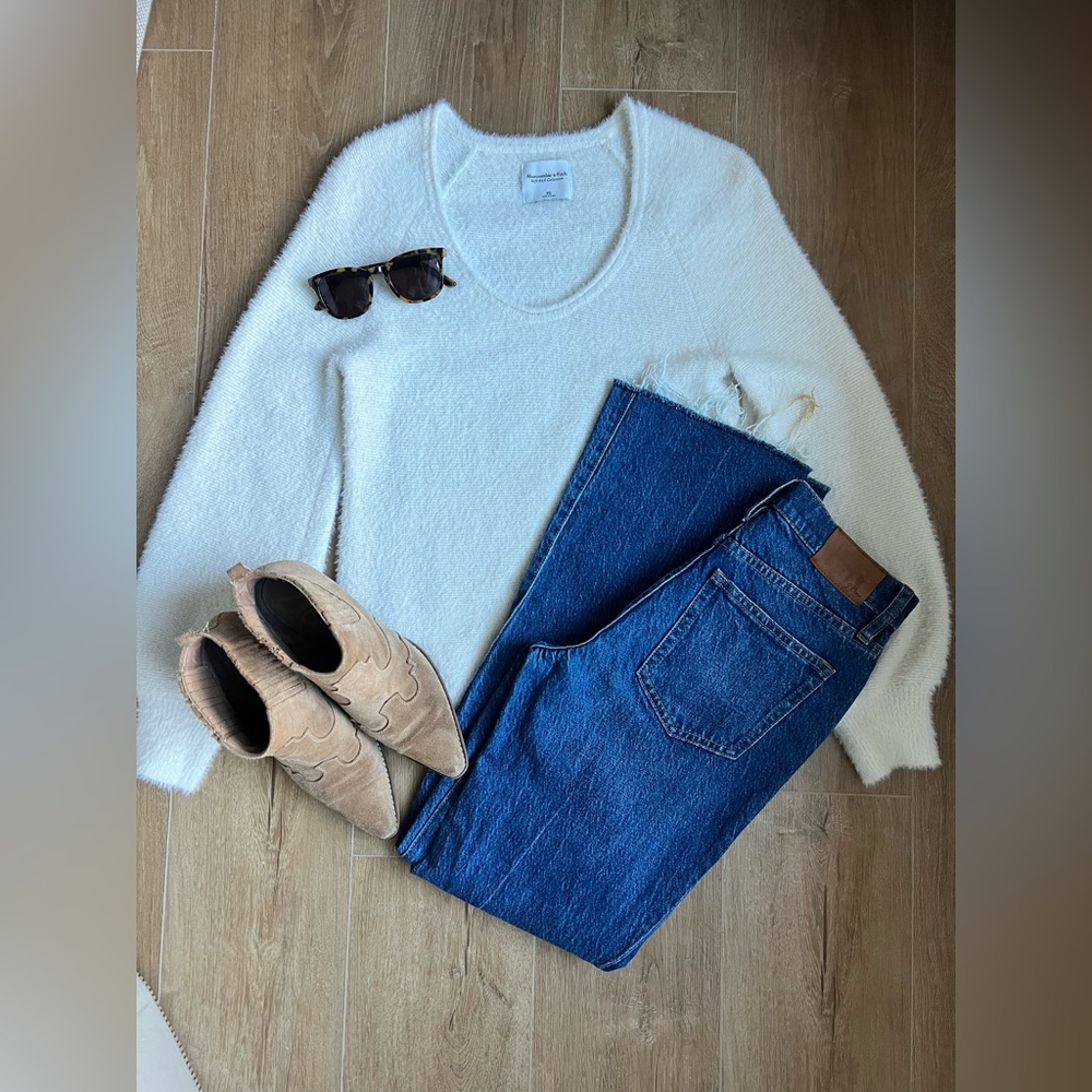 Women's Cream Sweater